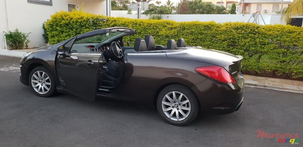 2012' Peugeot 308 photo #5