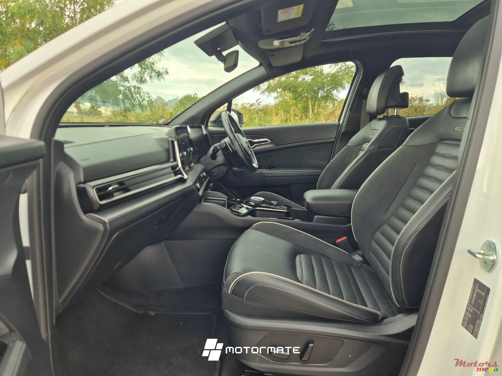 2023' Kia Sportage GTLINE photo #5