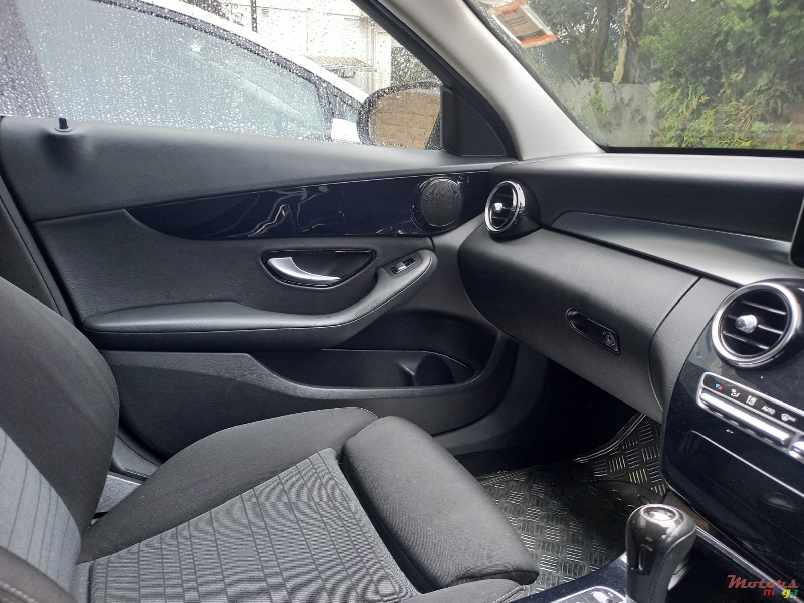 2016' Mercedes-Benz C 180 photo #3