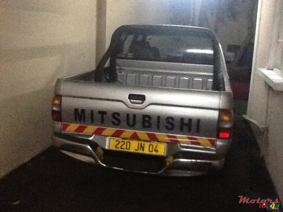 2004' Mitsubishi L 200 photo #5