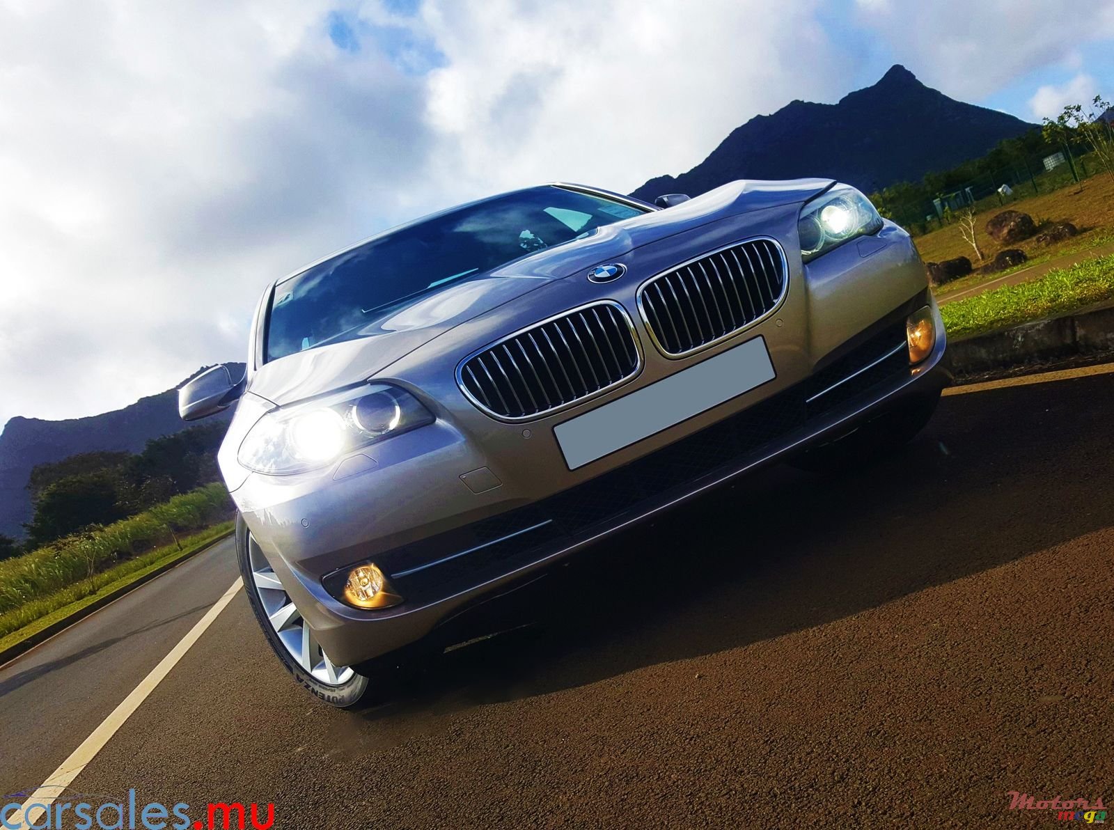 2010' BMW 528 i Luxury Line photo #1