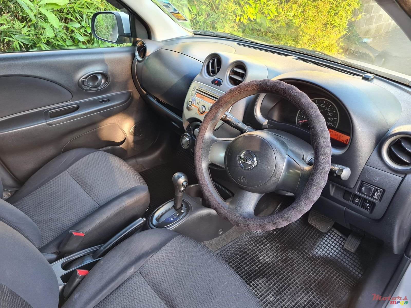 2011' Nissan March photo #5