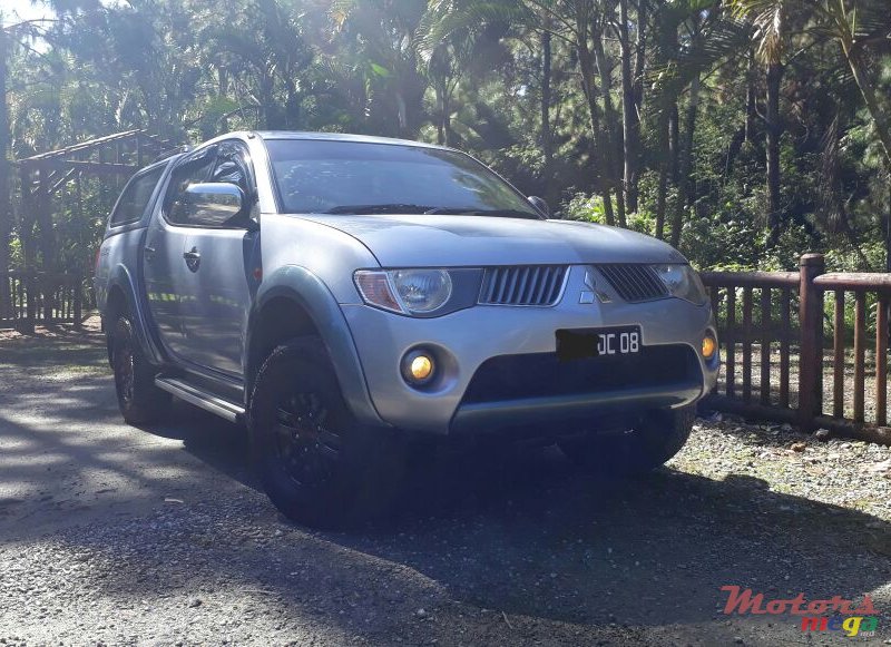 2008' Mitsubishi L 200 SPORTERO 4X4 photo #2