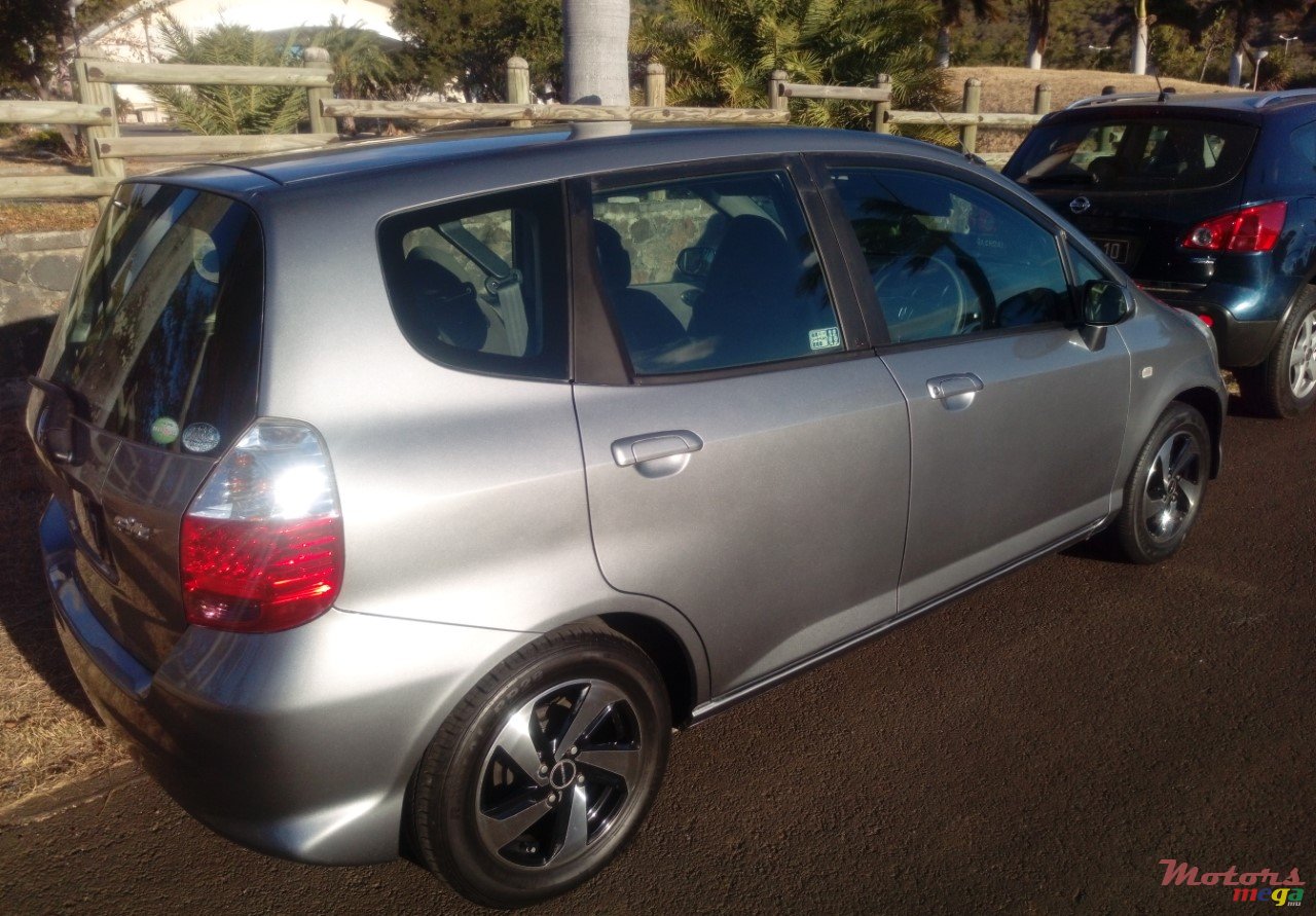 2007' Honda Fit photo #4