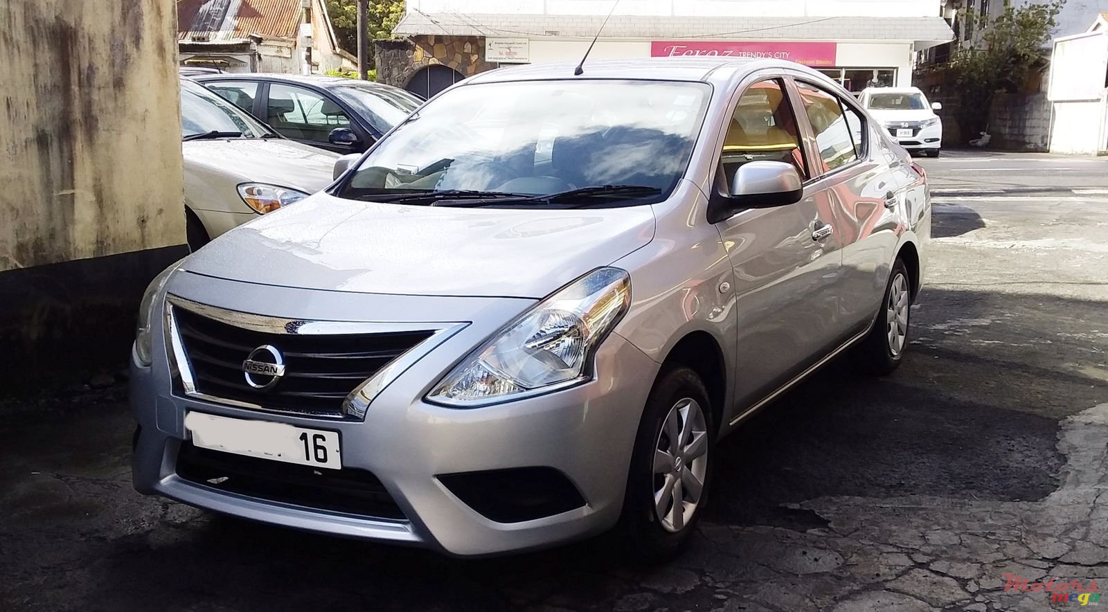 2016' Nissan Almera photo #1