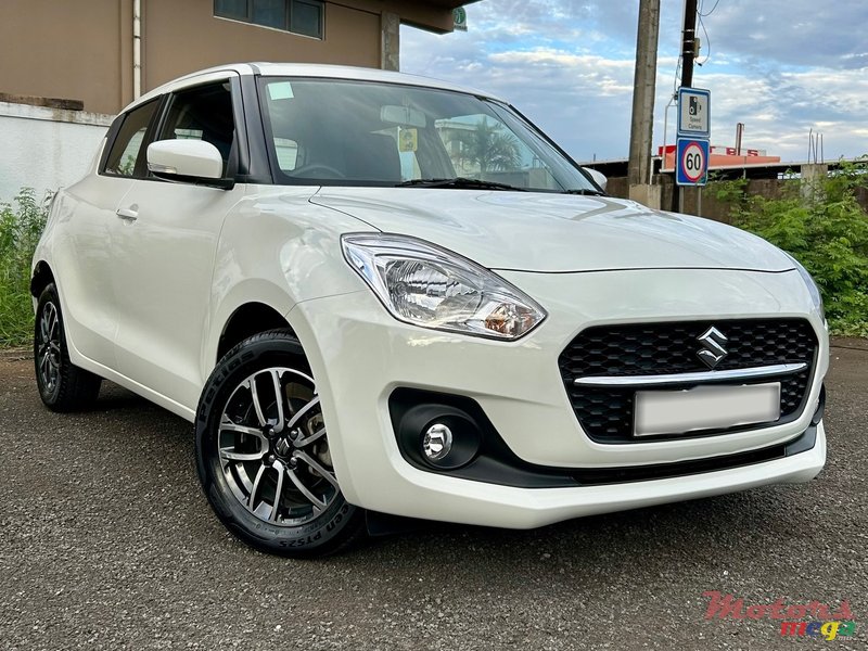 2021' Suzuki Swift GLX SLDA photo #1