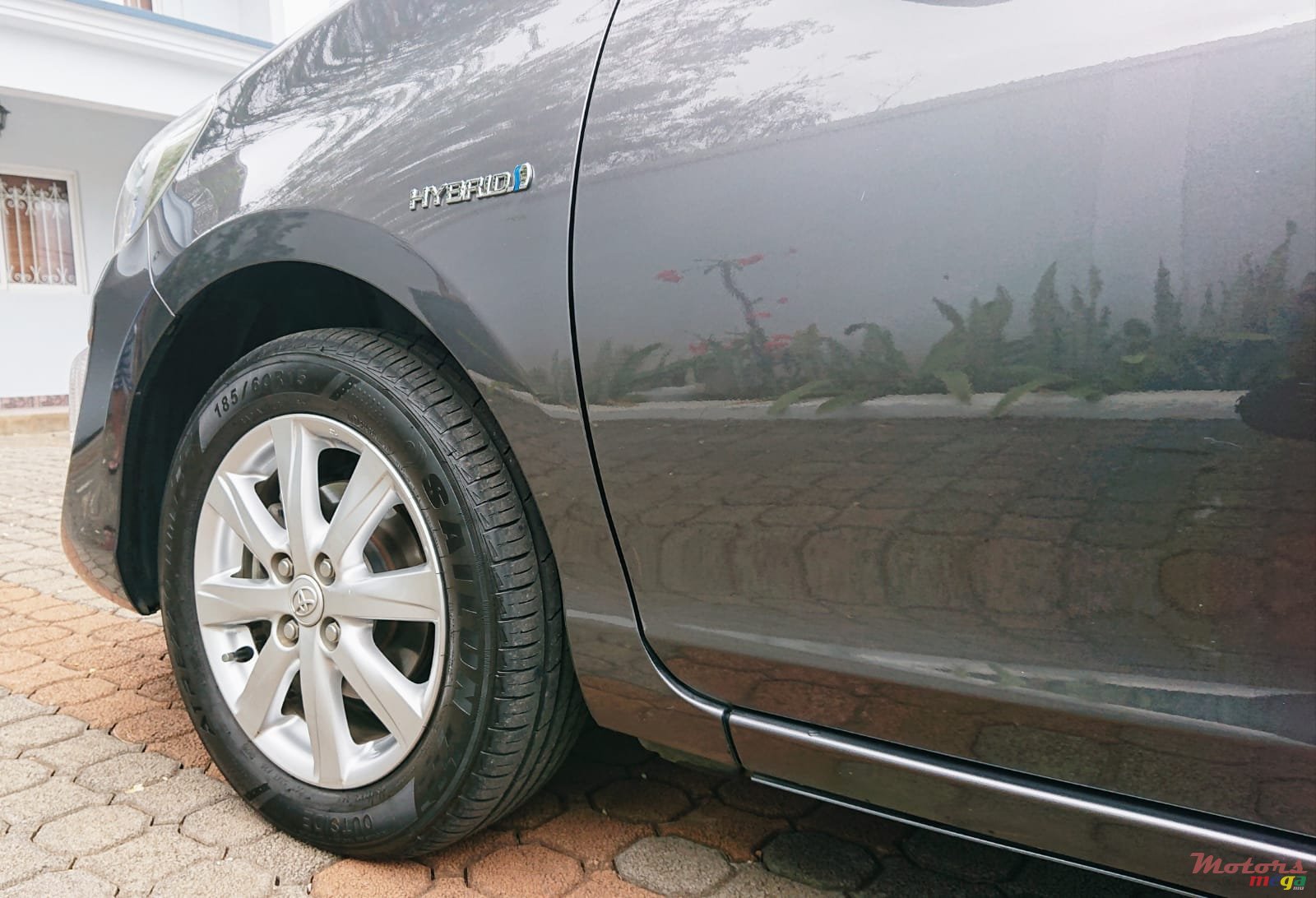 2017' Toyota Prius c photo #3