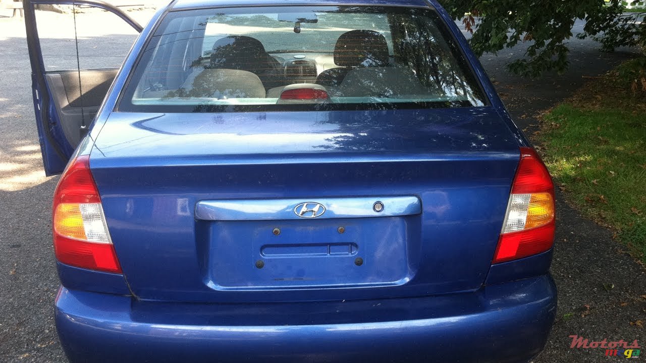 2001' Hyundai Accent photo #1