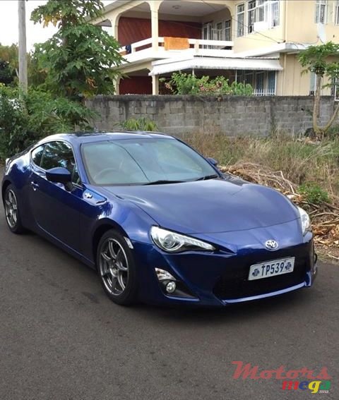 2013' Toyota GT86 photo #2