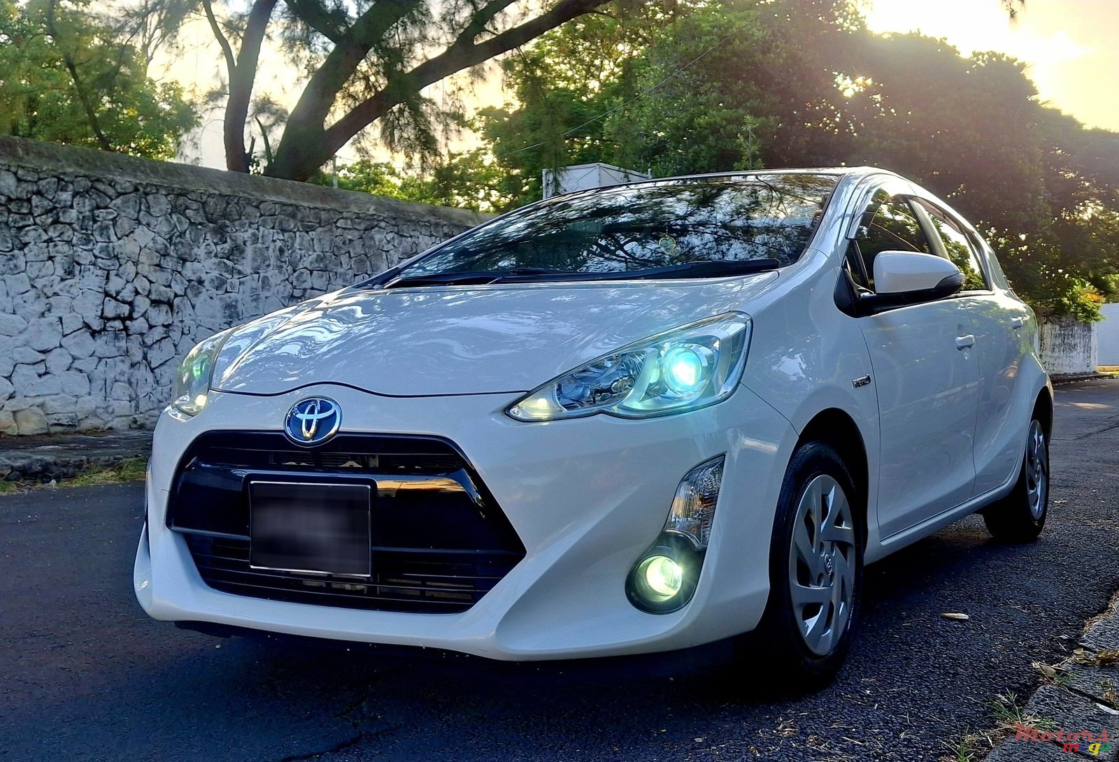 2016' Toyota Aqua photo #1