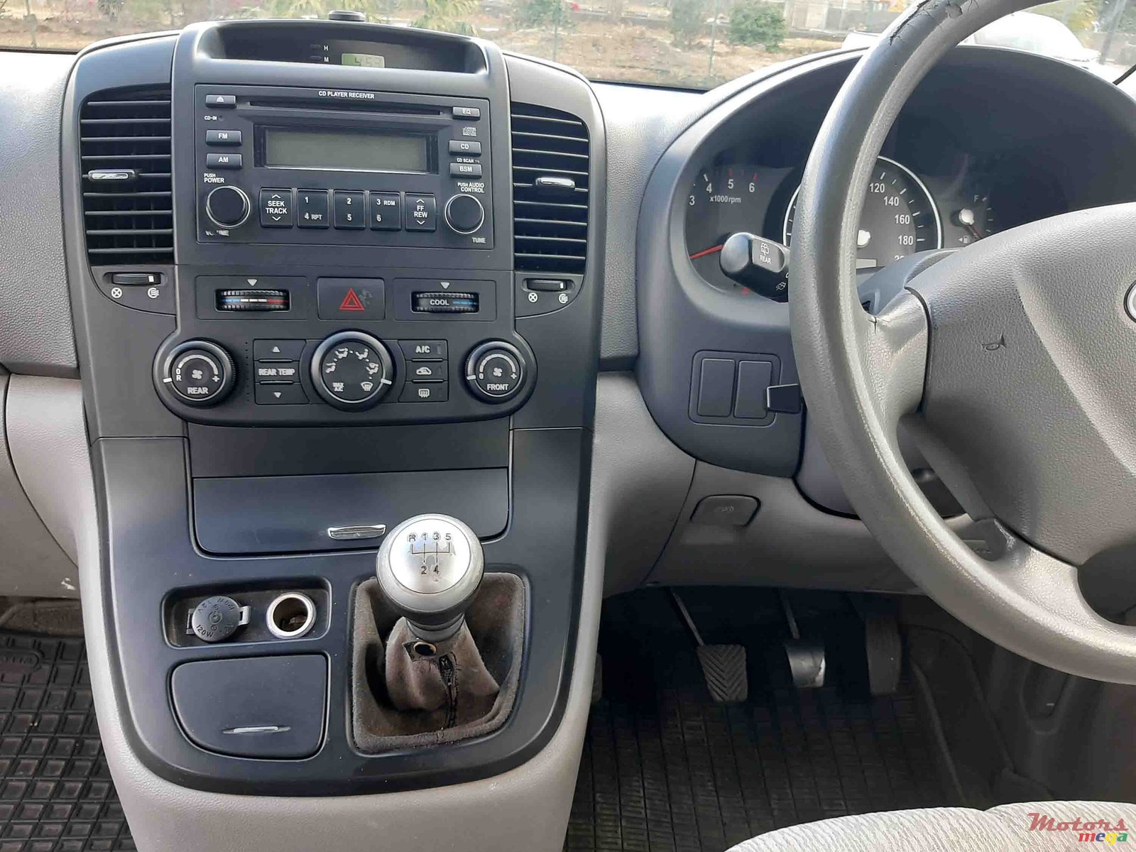 2007' Kia Carnival photo #6