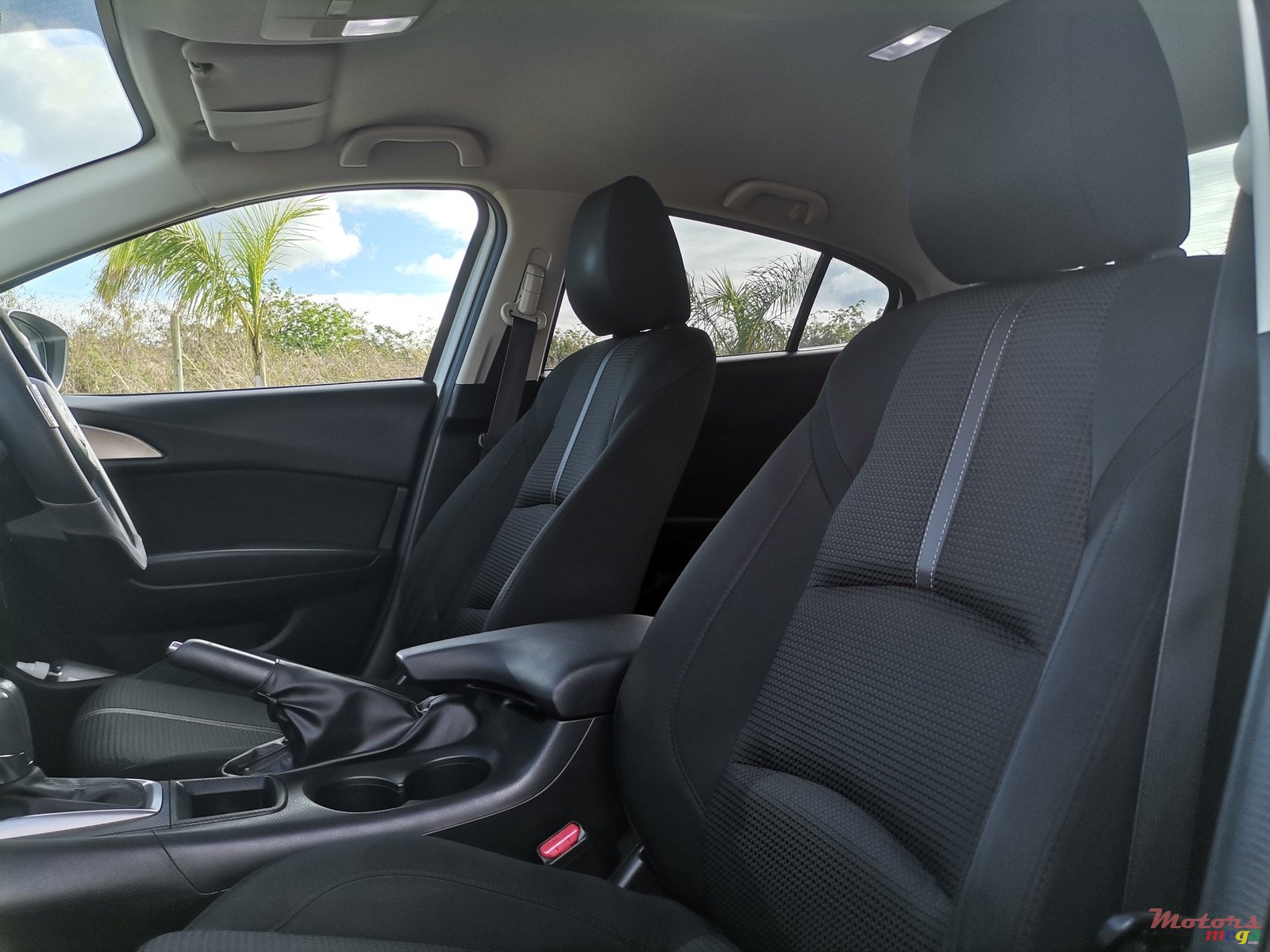 2018' Mazda 3 photo #2