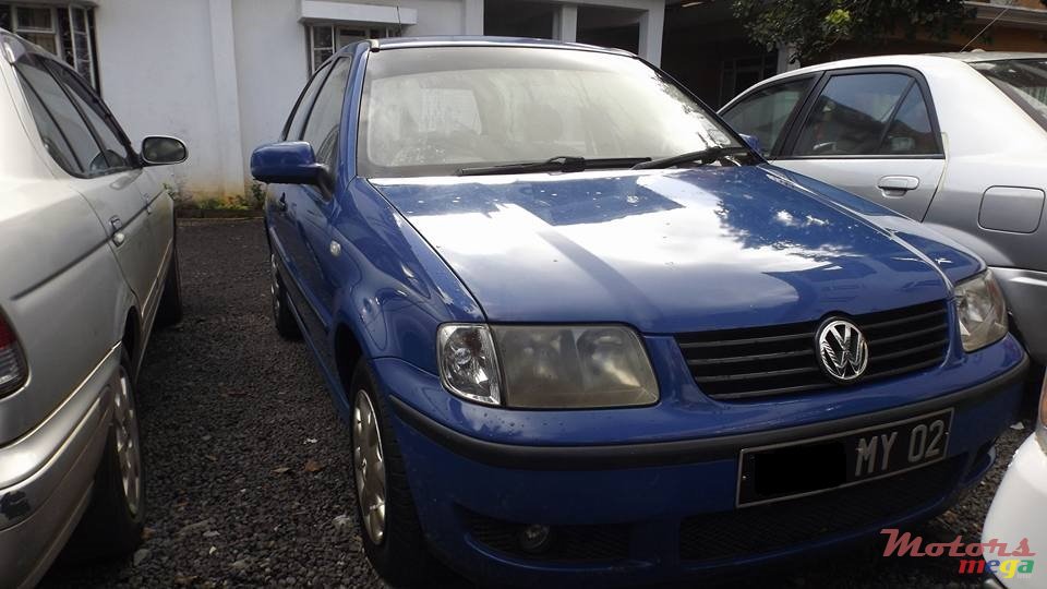 2002' Volkswagen Polo photo #1