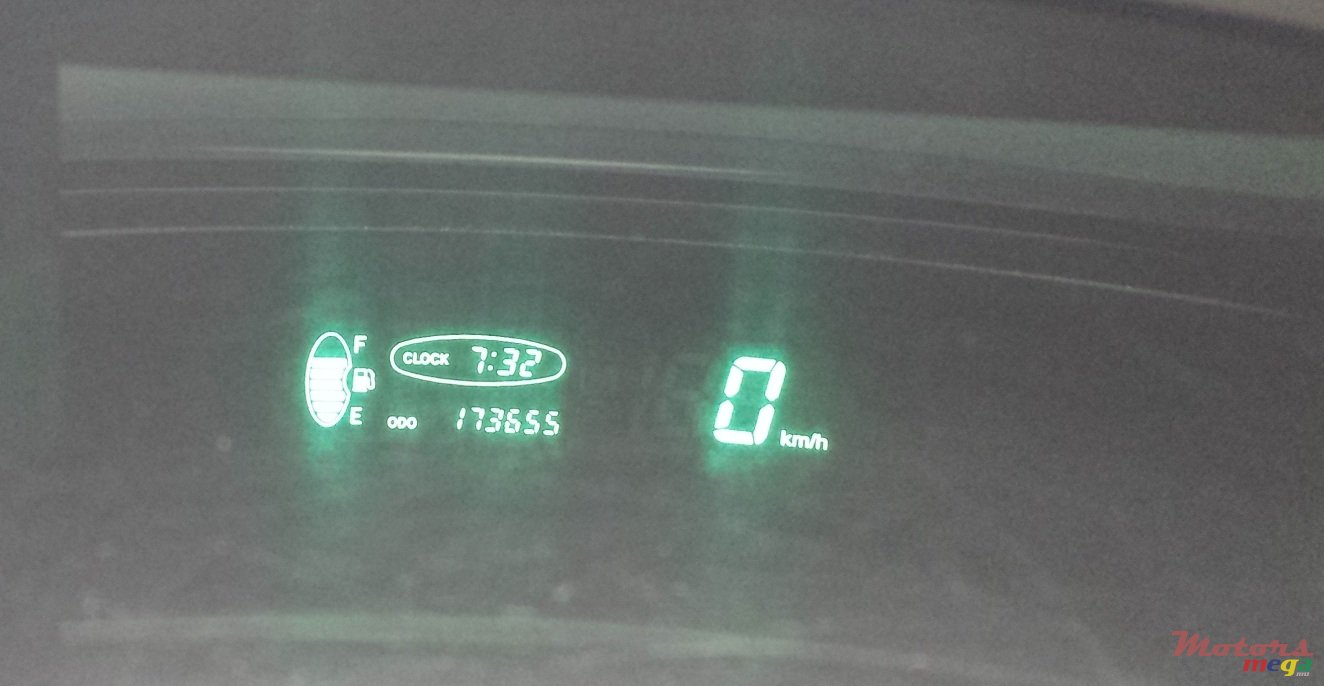 2000' Toyota Vitz photo #3