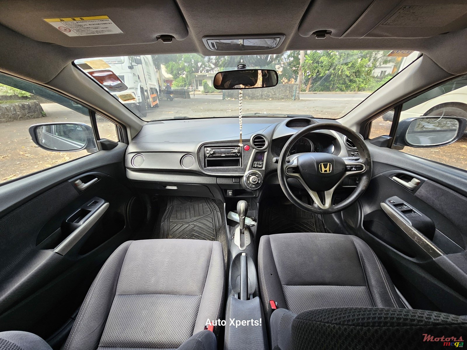 2011' Honda Insight Hybrid photo #5