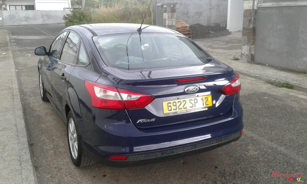 2012' Ford Focus photo #3