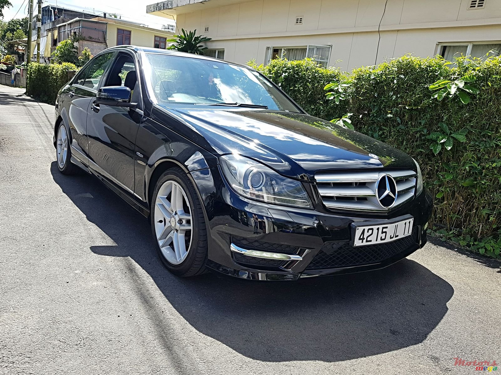 2011' Mercedes-Benz C 180 photo #1