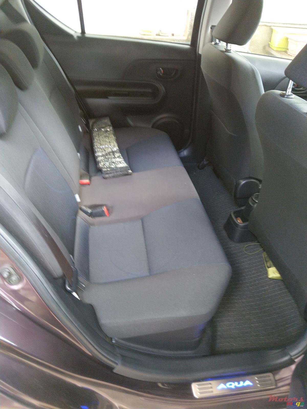 2015' Toyota Aqua photo #4