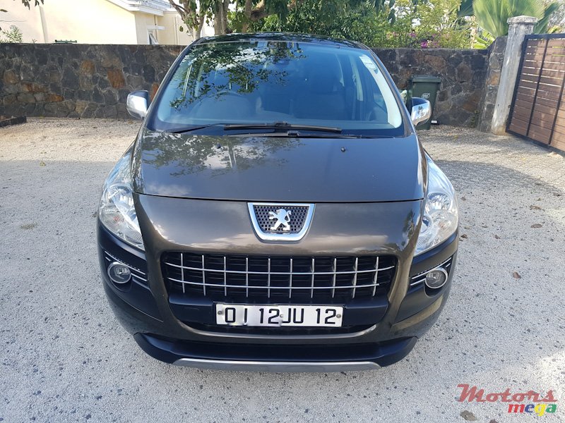 2012' Peugeot 3008 1.6 photo #2