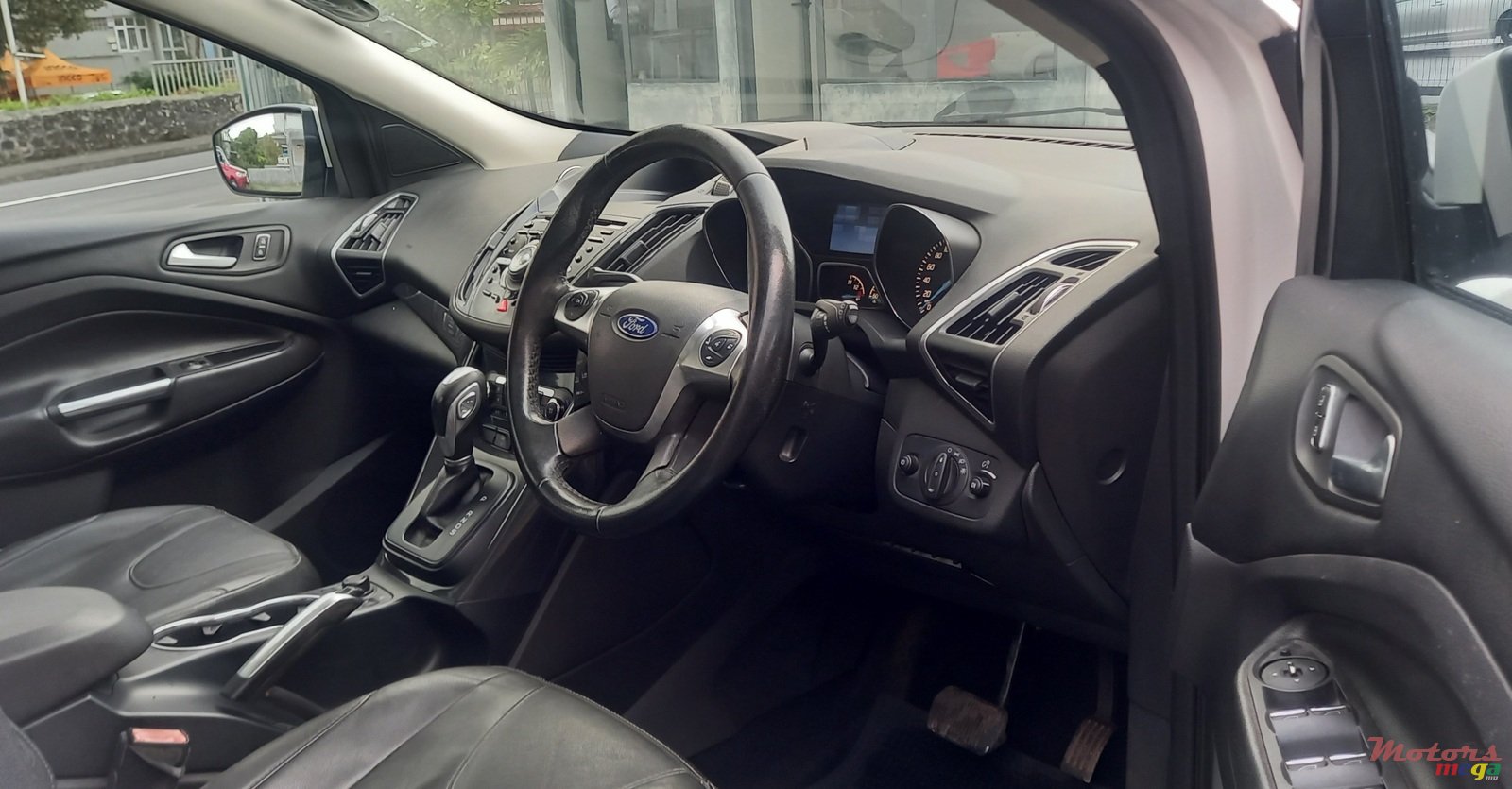 2014' Ford Kuga photo #5