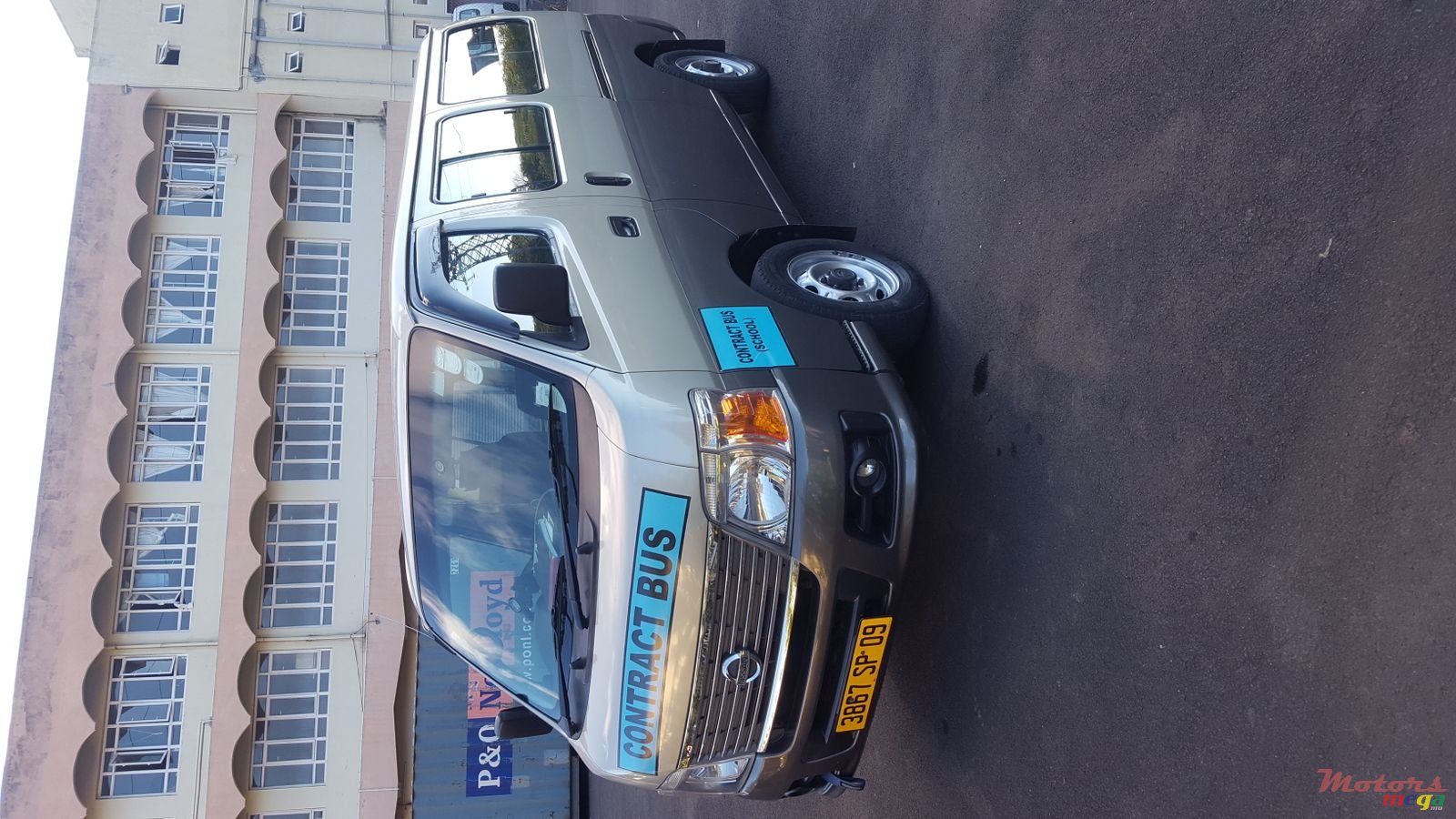 2009' Nissan photo #1