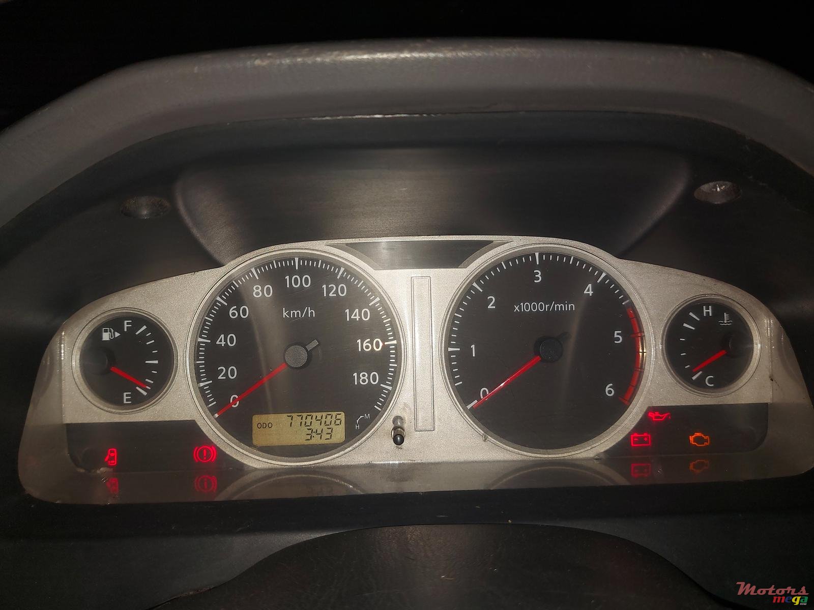 2010' 600SA Urvan e25 photo #1