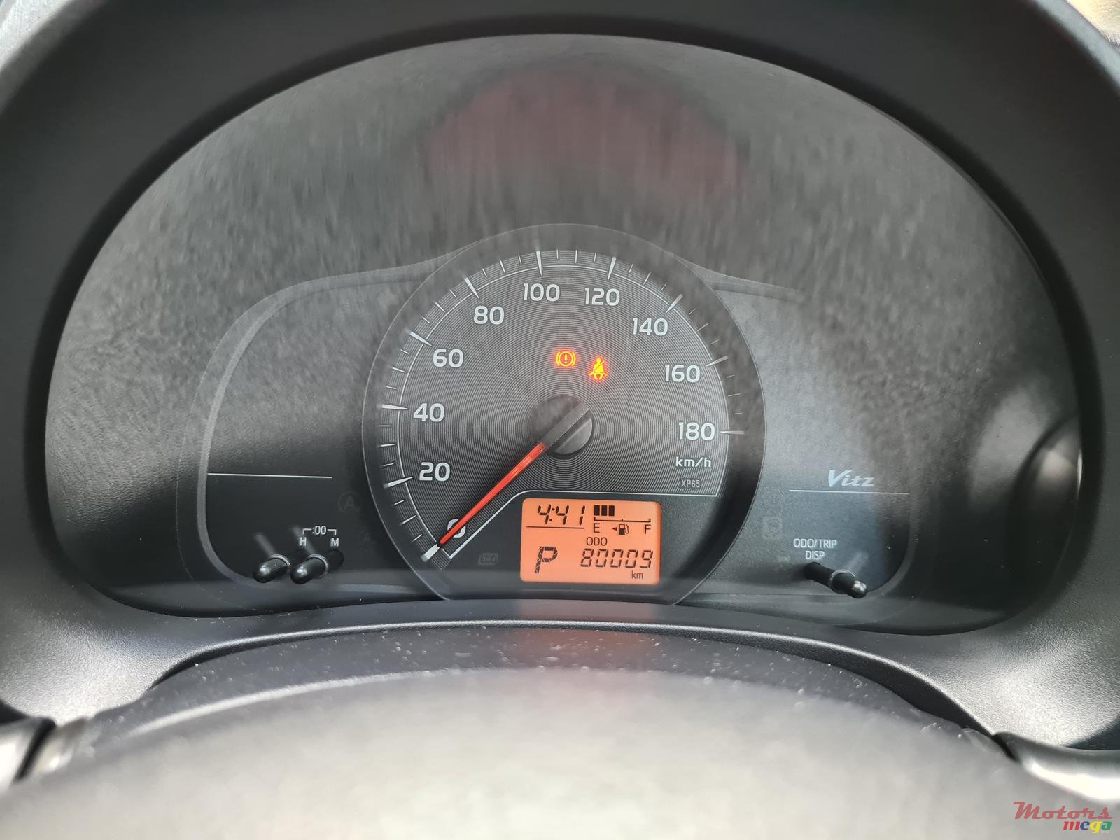 2012' Toyota Vitz photo #7