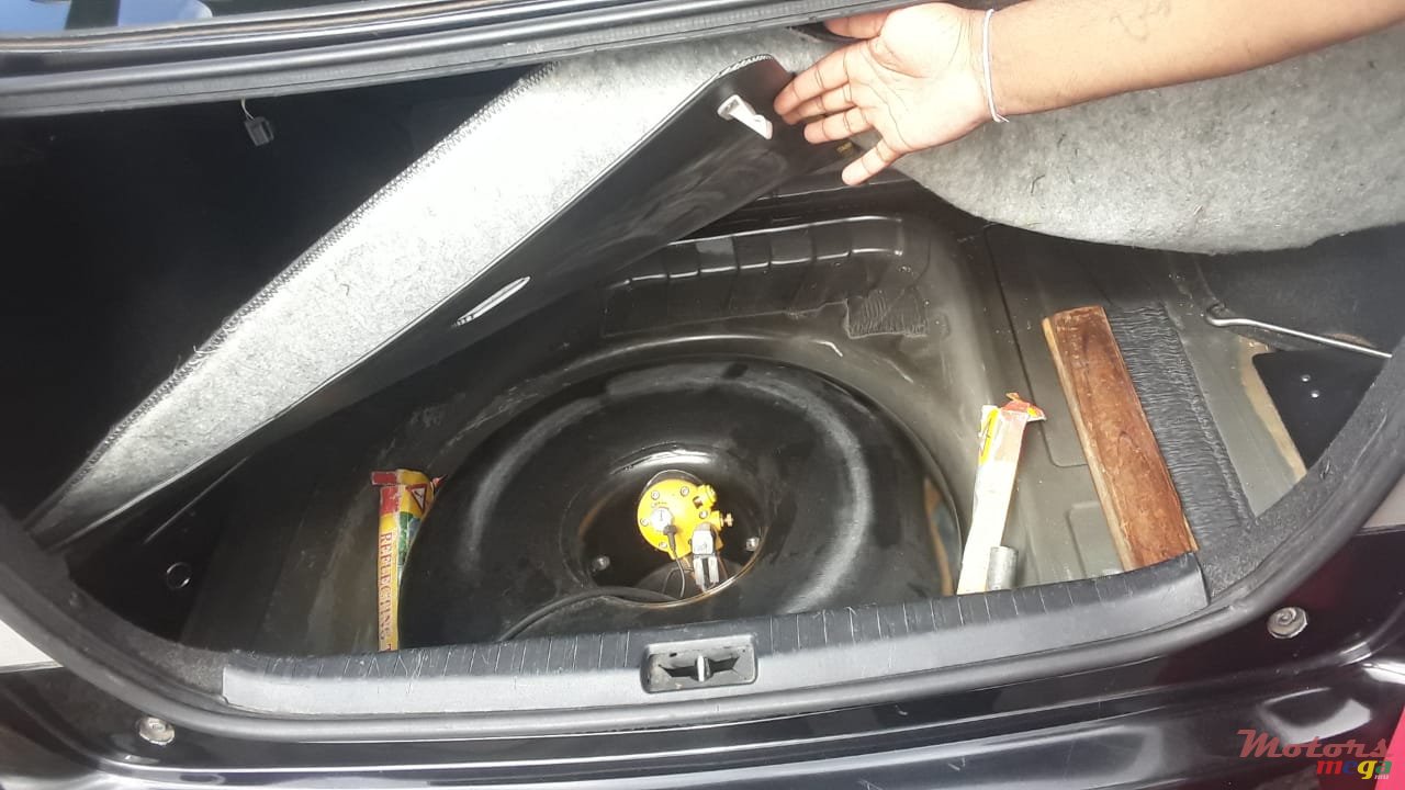 2013' Toyota Premio photo #6