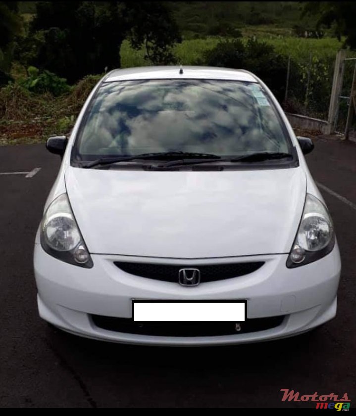 2006' Honda Jazz photo #3