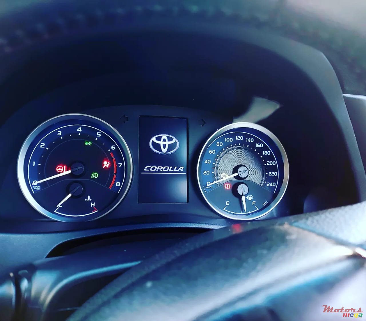 2017' Toyota Corolla Dorigine photo #3