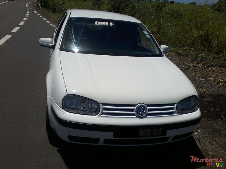 2005' Volkswagen Golf IV photo #1