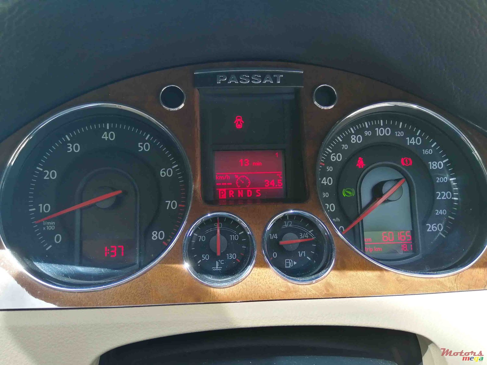 2008' Volkswagen Passat photo #7