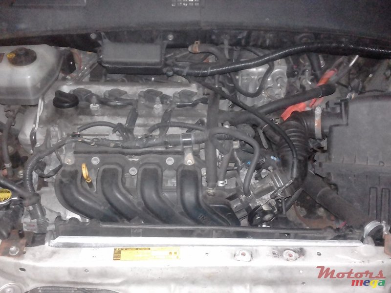 2002' Toyota Prius NZE engine photo #2