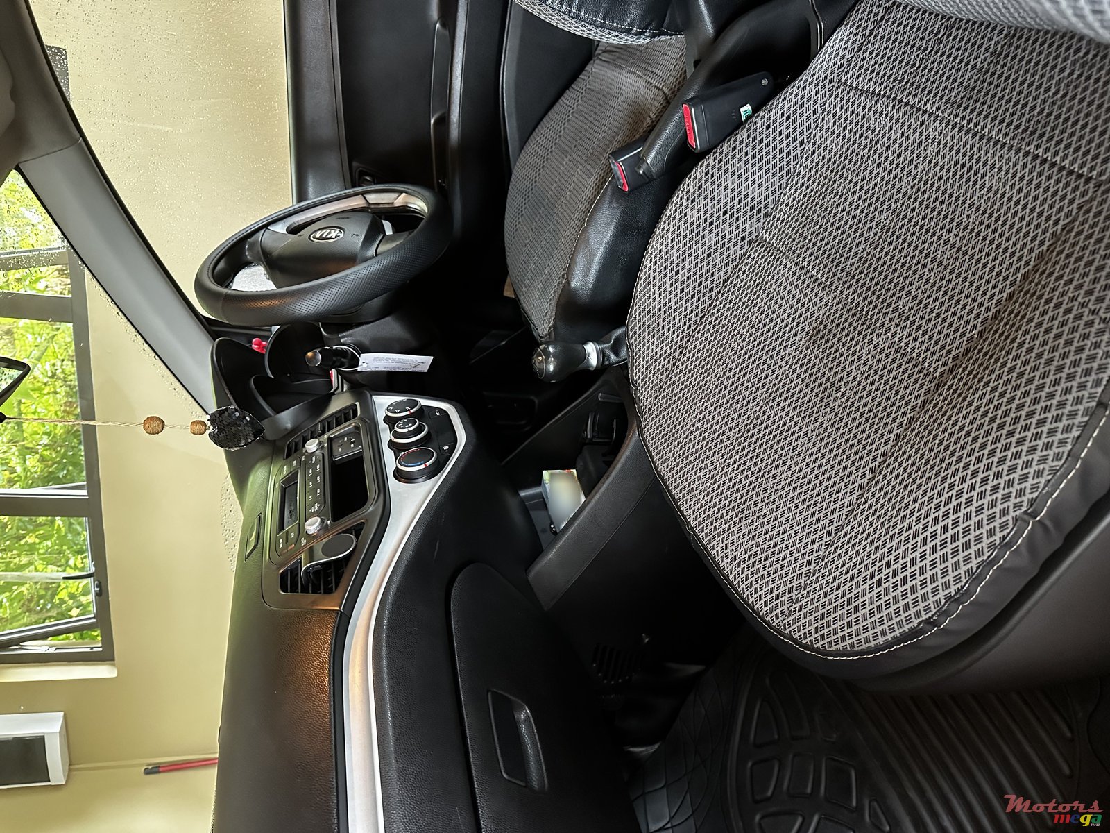 2012' Kia Picanto photo #5