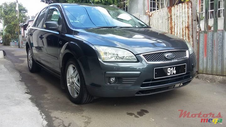 2007' Ford Focus photo #3