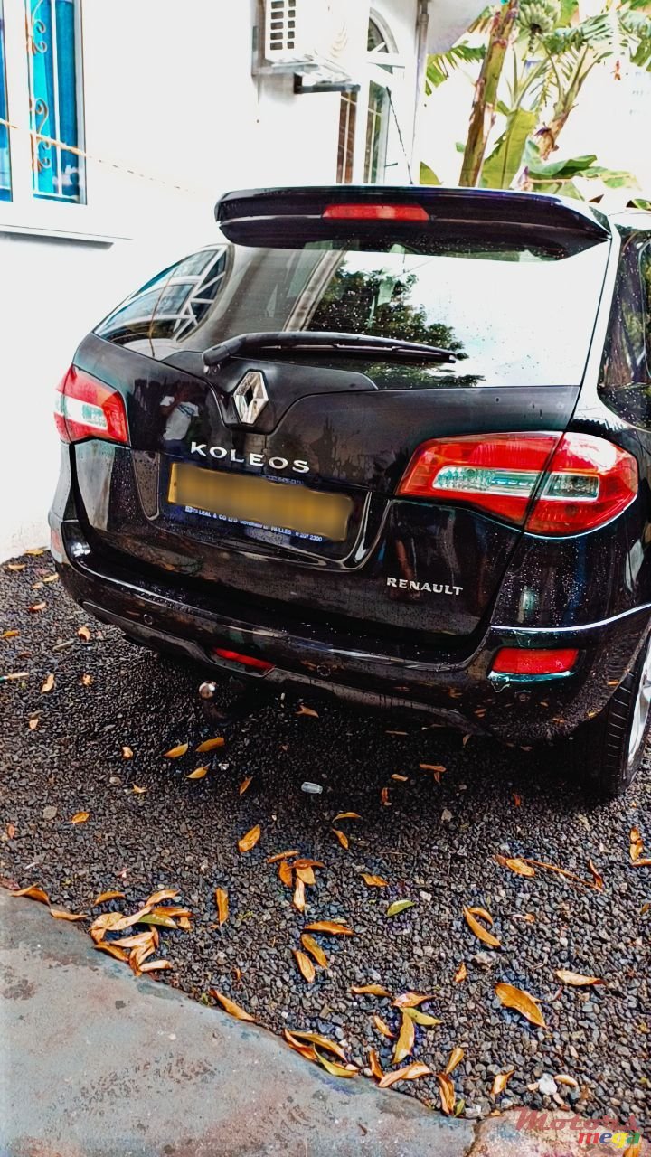 2011' Renault photo #3