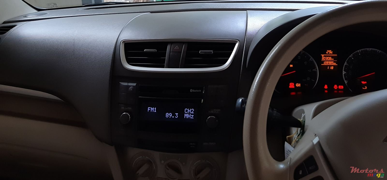 2016' Suzuki Ertiga photo #3