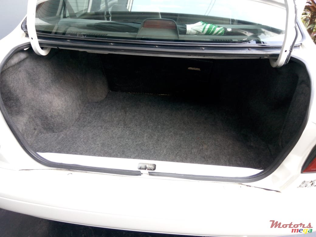 1998' Nissan Sunny photo #1