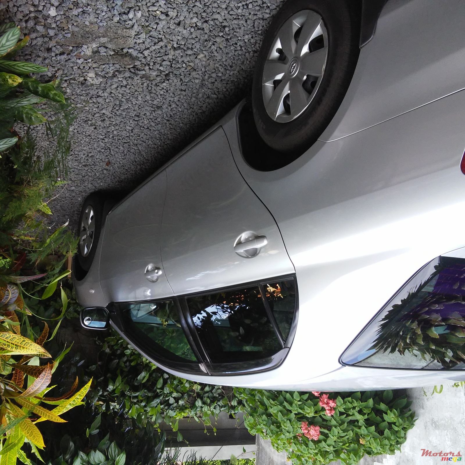 2007' Toyota Axio photo #6