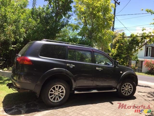 2009' Mitsubishi photo #1