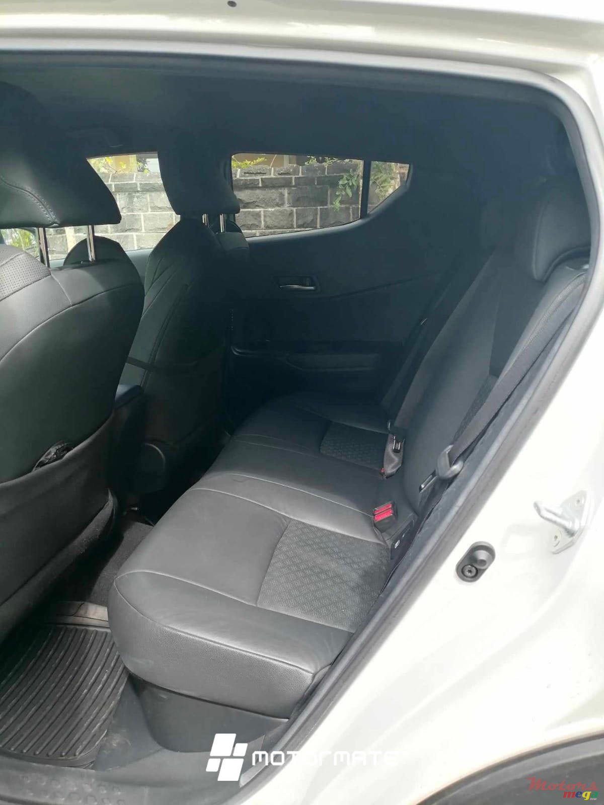 2020' Toyota C-HR 1.8 photo #4