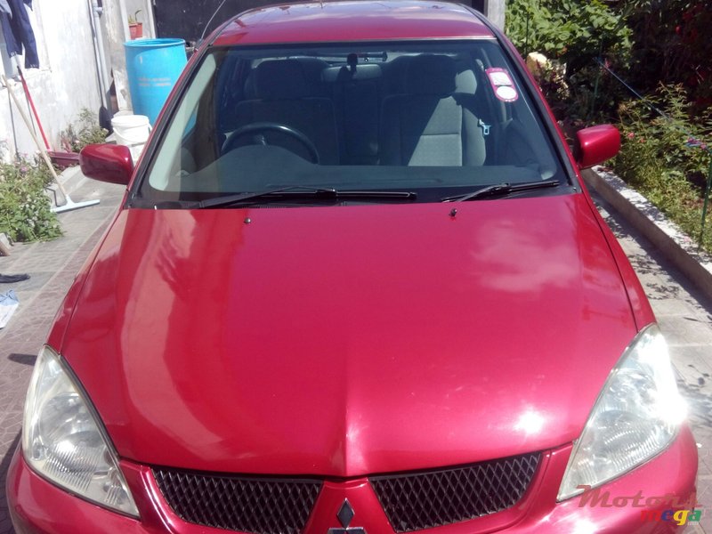 2005' Mitsubishi Lancer photo #1