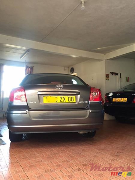 2008' Toyota Avensis photo #1