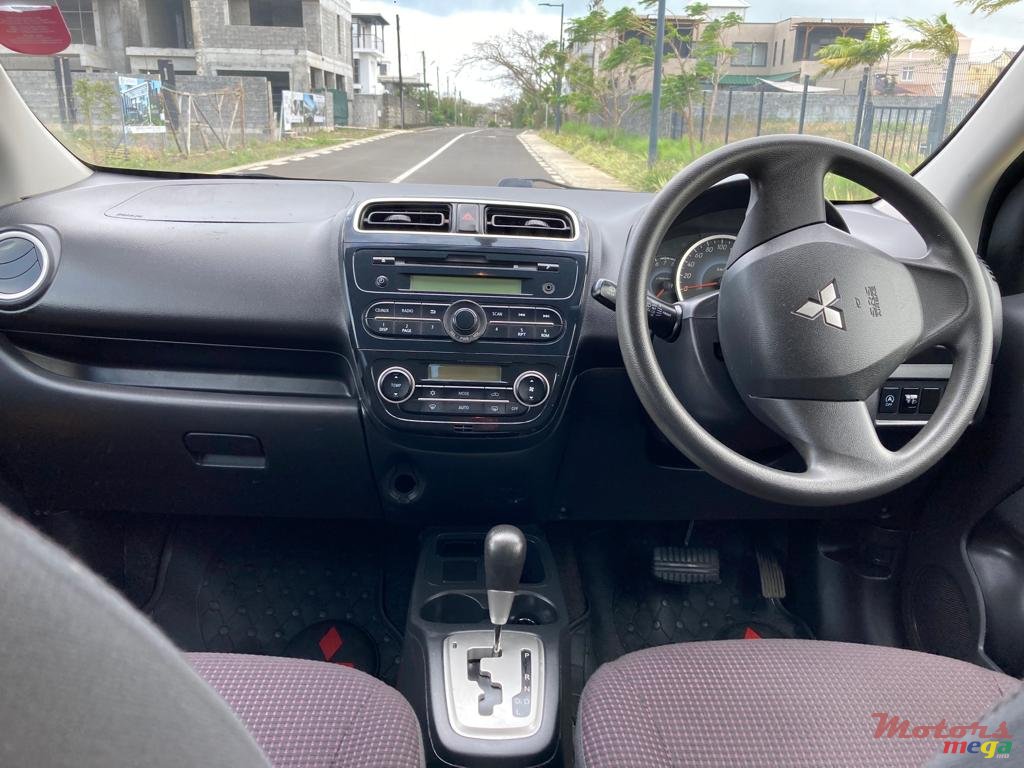 2014' Mitsubishi Mirage photo #4