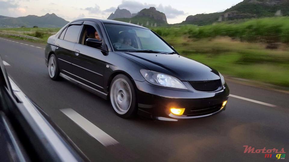 2005' Honda Civic RS photo #3
