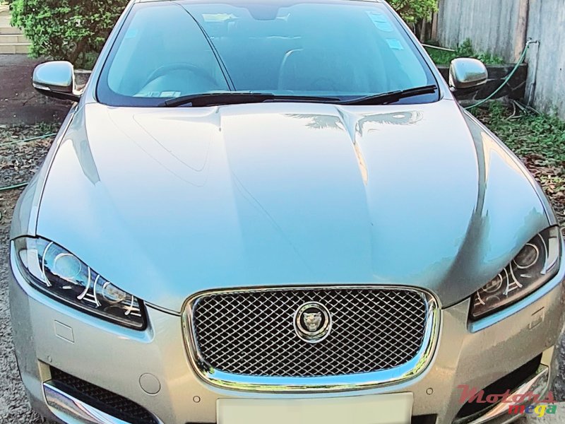 2014' Jaguar XF photo #1