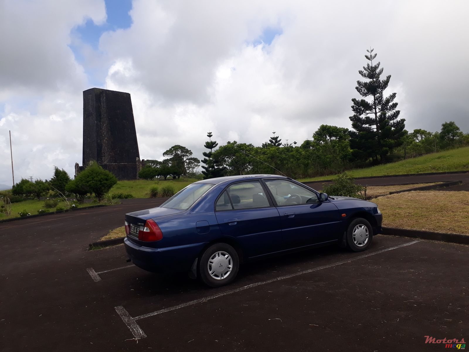 1998' Mitsubishi photo #1