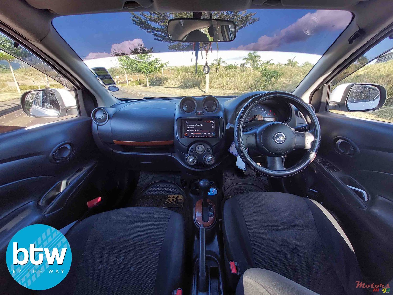 2014' Nissan Almera photo #6