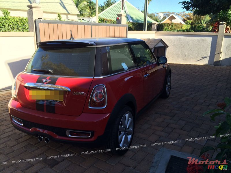 2012' MINI Cooper S Red Hot Chili Pack photo #2