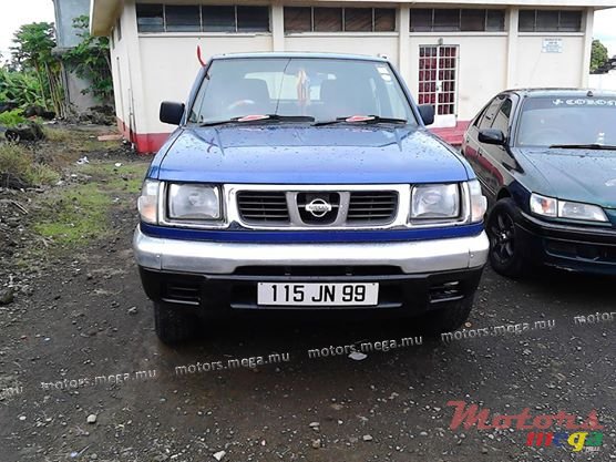 1999' Nissan photo #1